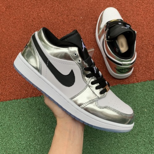 Air Jordan 1 Retro Low shoes
