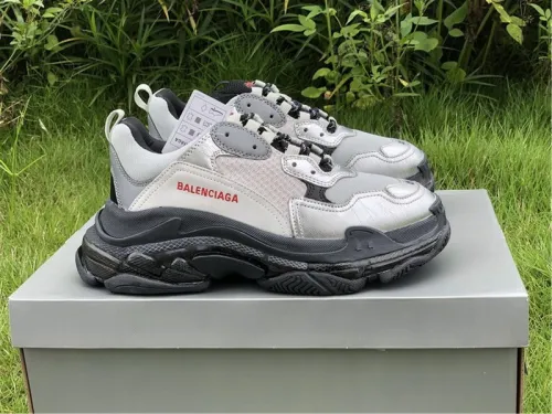 Balenciaga Triple S 