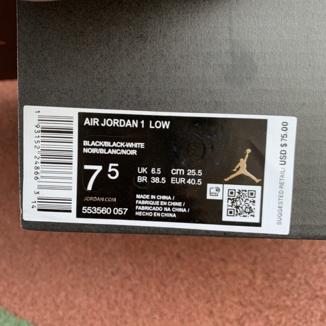 Air Jordan 1 Retro Low shoes