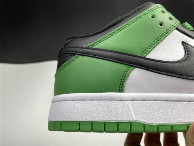 Nike SB Dunk Low “Classic Green”