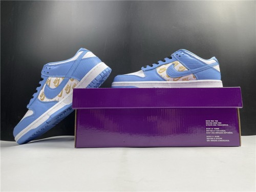 Supreme x Nike SB Dunk Low