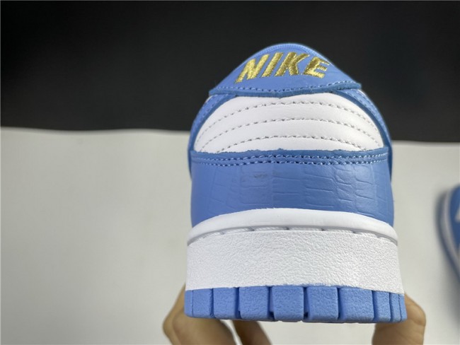Supreme x Nike SB Dunk Low