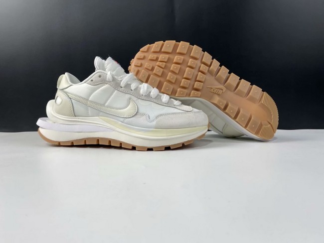 Nike Vaporwaffle Sacai Sail Gum