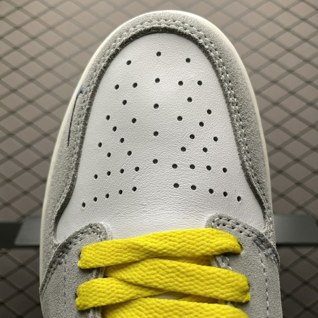 Air Jordan 1 Retro Switch Light Smoke