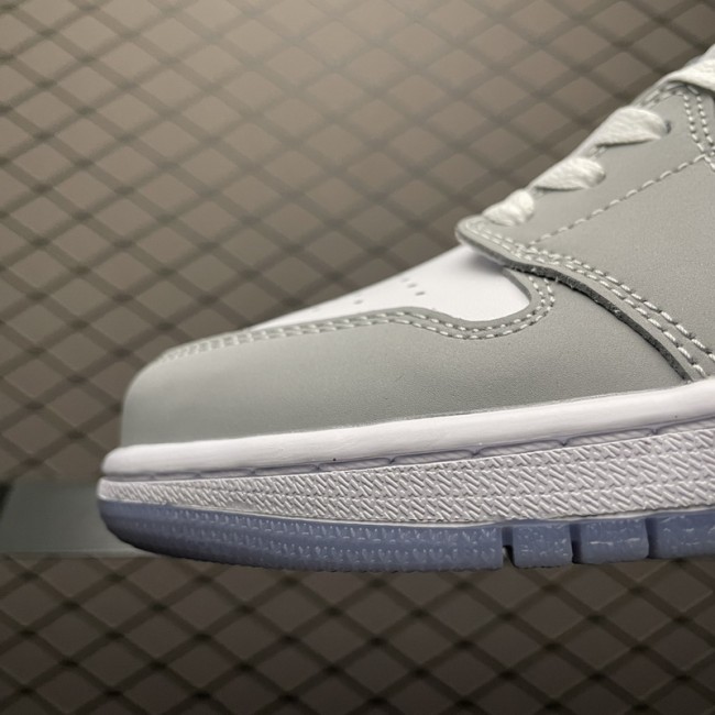 Air Jordan 1 Retro Low Wolf Grey