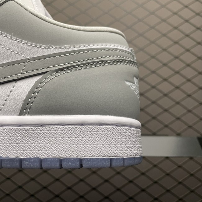 Air Jordan 1 Retro Low Wolf Grey