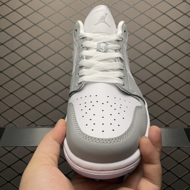 Air Jordan 1 Retro Low Wolf Grey