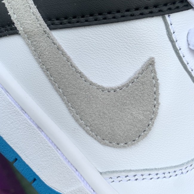 Nike SB Dunk Low Laser Blue