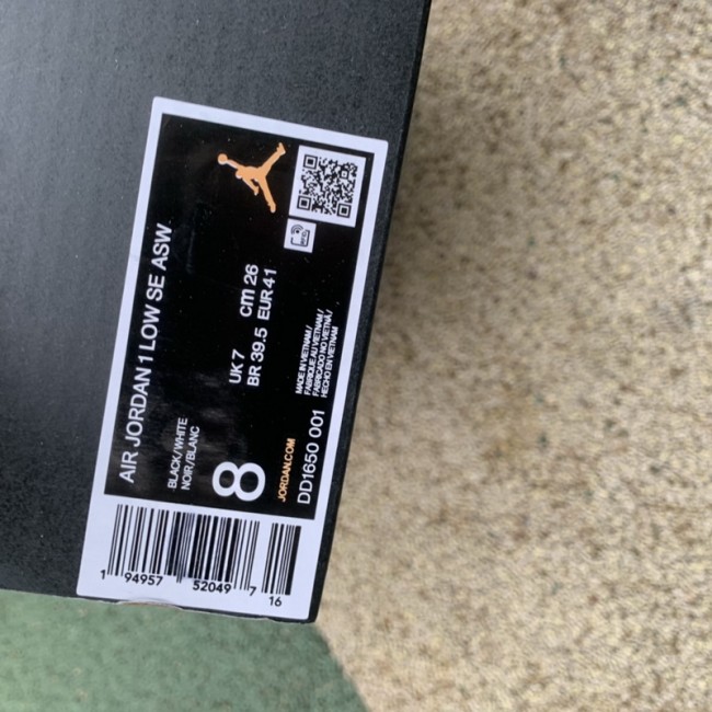 Air Jordan 1 Retro Low shoes