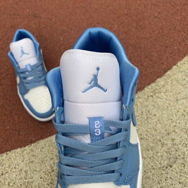 Air Jordan 1 Retro Low UNC