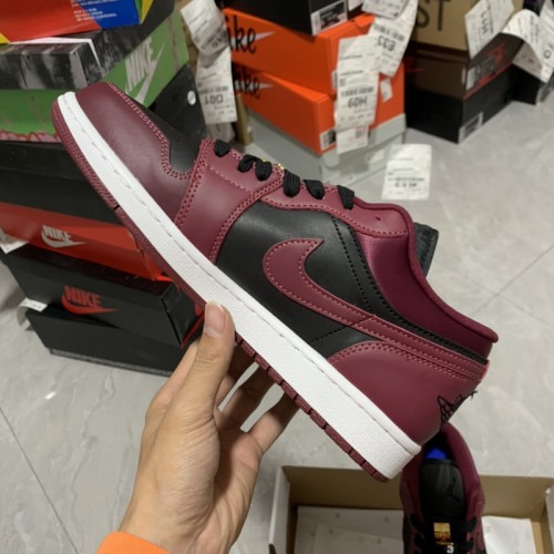Air Jordan 1 Retro Low Dark Beetroot Black