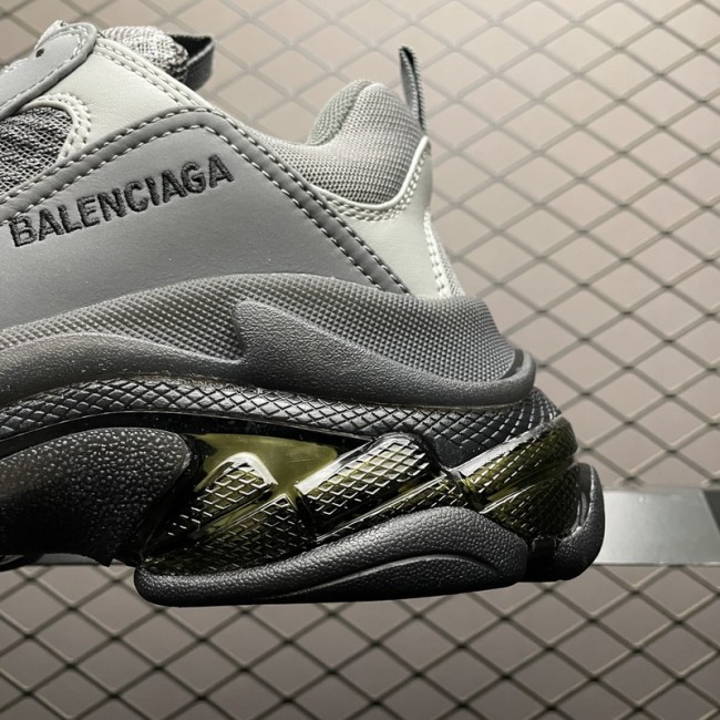 Balenciaga Triple S 