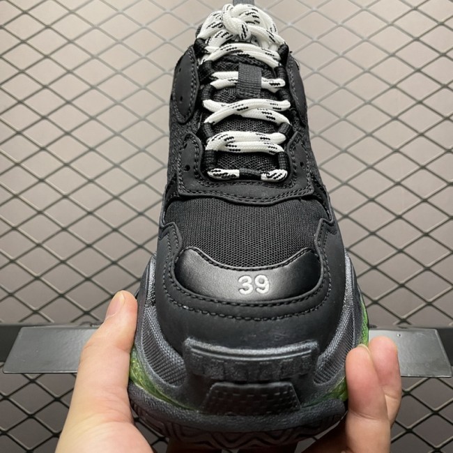 Balenciaga Triple S 