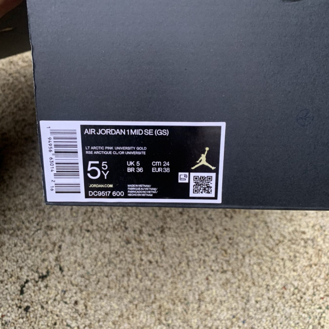 Authentic Air Jordan 1 Mid