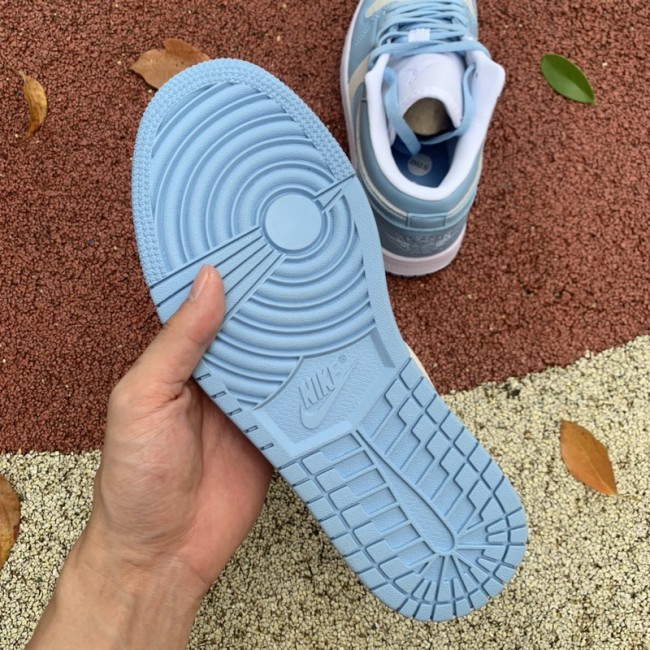 Air Jordan 1 Retro Low Football Grey Aluminum
