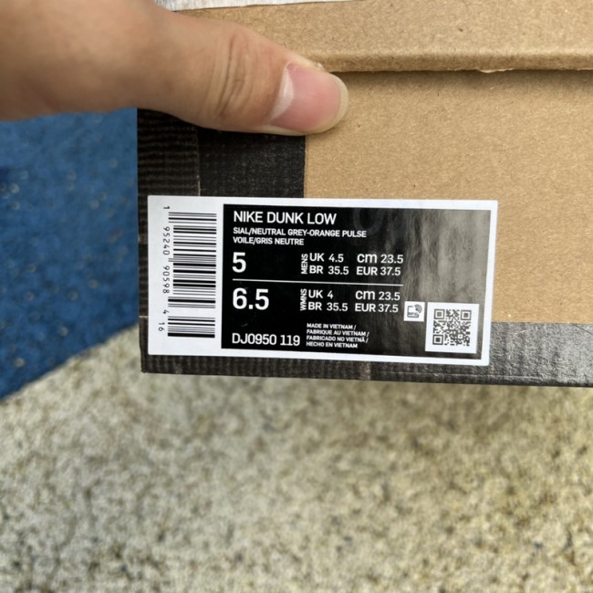 Off-White™ x Nike SB Dunk Low The 19