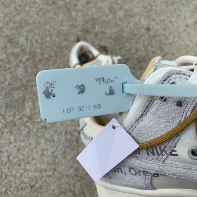 Off-White™ x Nike SB Dunk Low The 37
