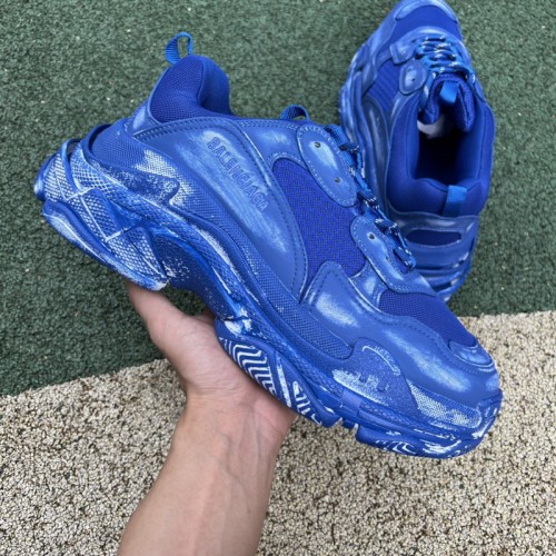 Balenciaga Triple S 