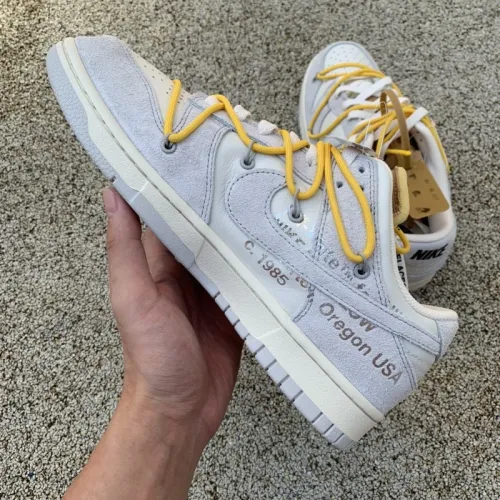 Off-White™ x Nike SB Dunk Low The 39