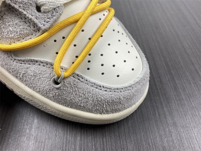 Off-White™ x Nike SB Dunk Low The 39