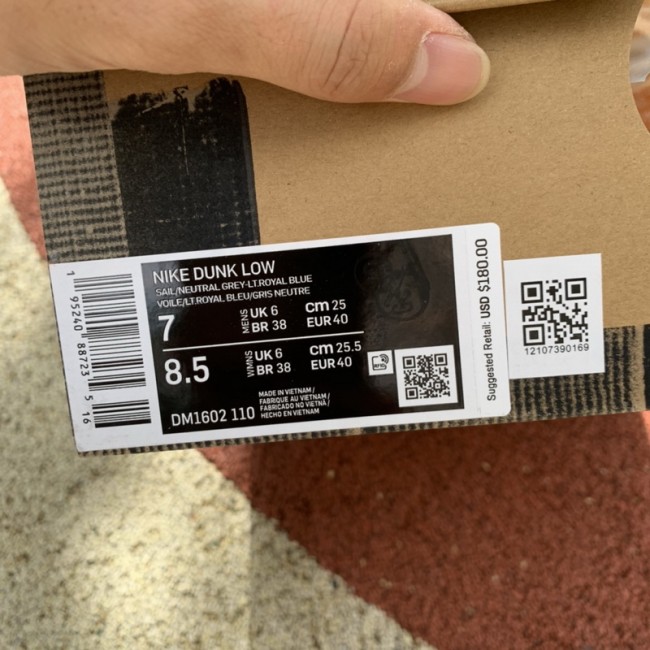 Off-White™ x Nike SB Dunk Low The 6