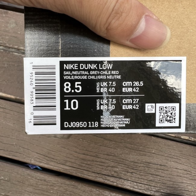 Off-White™ x Nike SB Dunk Low The 33