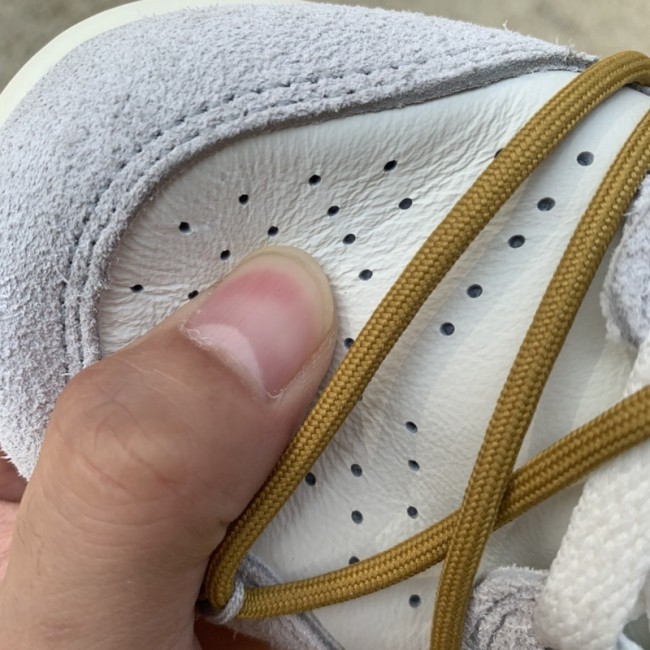 Off-White™ x Nike SB Dunk Low The 37