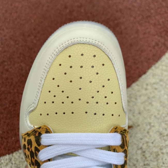 Air Jordan 1 Retro Low SNKRS Day