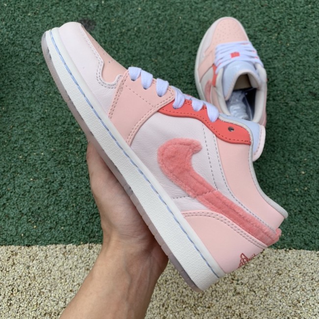 Air Jordan 1 Retro Low SE Mighty Swooshers Pink