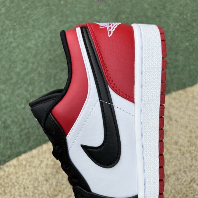 Air Jordan 1 Retro Low Bred Toe