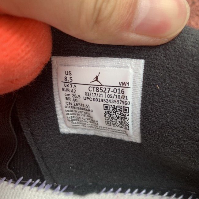 Air Jordan 4 Red Thunder