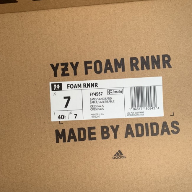Yeezy Foam RNNR GY4567