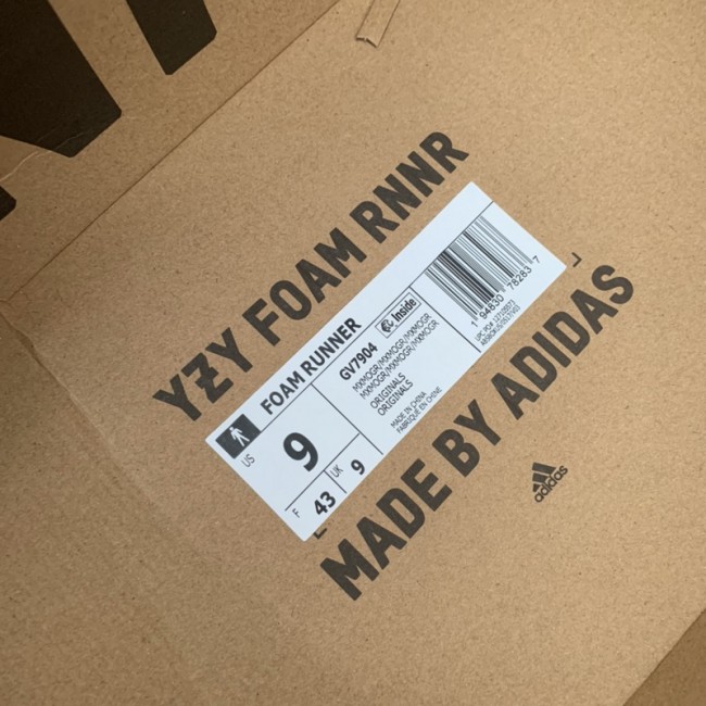 Yeezy Foam RNNR GV7904