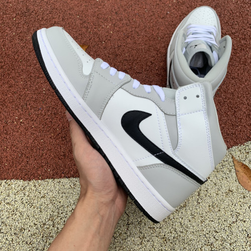 Air Jordan 1 Mid Light Smoke Grey