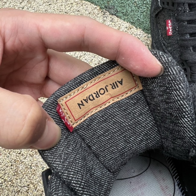 Air Jordan 4 Retro Levi's Black