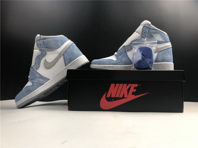 Air Jordan 1 High “Hyper Royal” GS