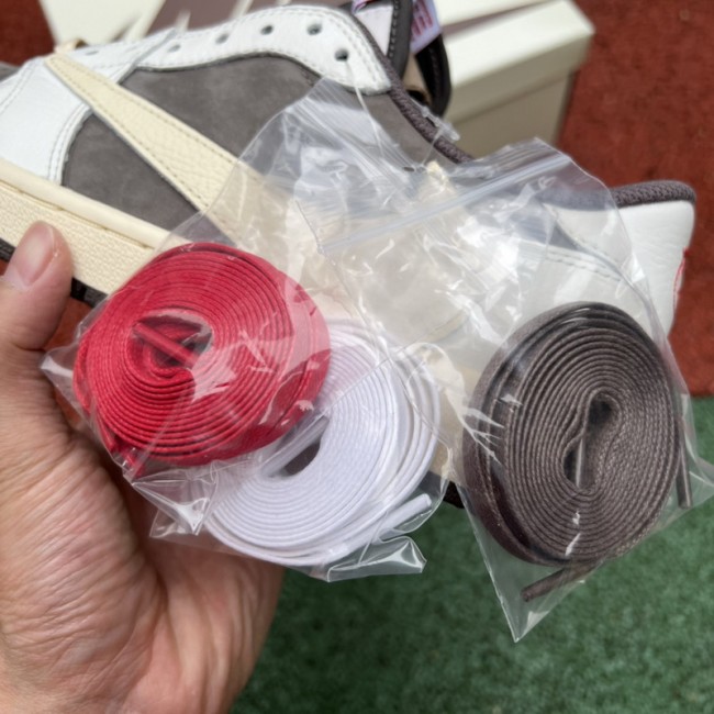 Air Jordan 1 Retro Low X Travis Scott Reverse Mocha