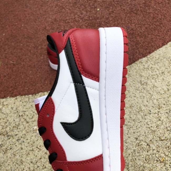 Air Jordan 1 Retro Low Chicago