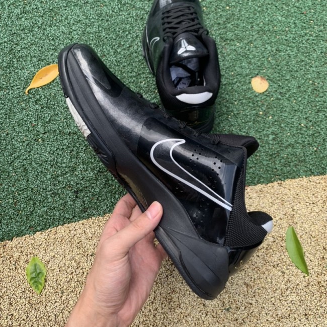 Nike Kobe 5 Blackout