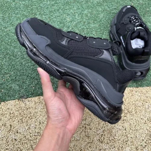 Balenciaga Triple S 