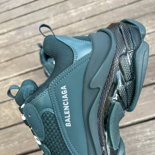 Balenciaga Triple S 
