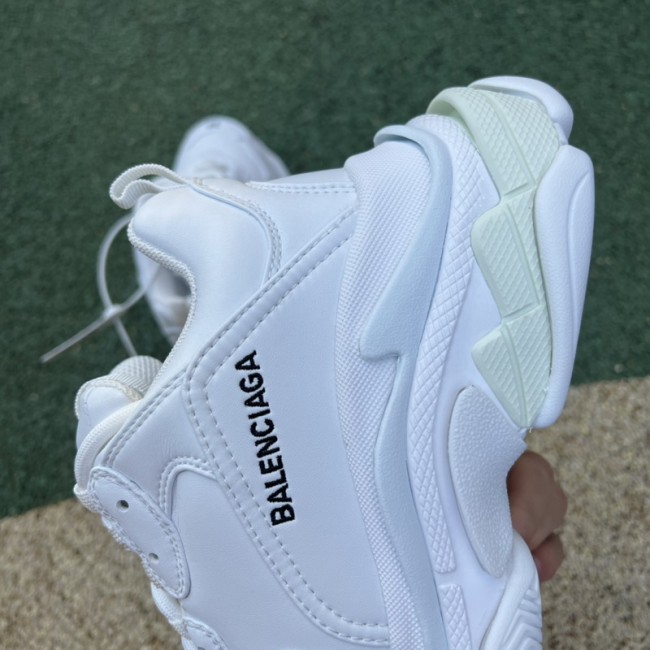 Balenciaga Triple S 