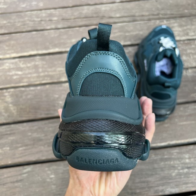 Balenciaga Triple S 