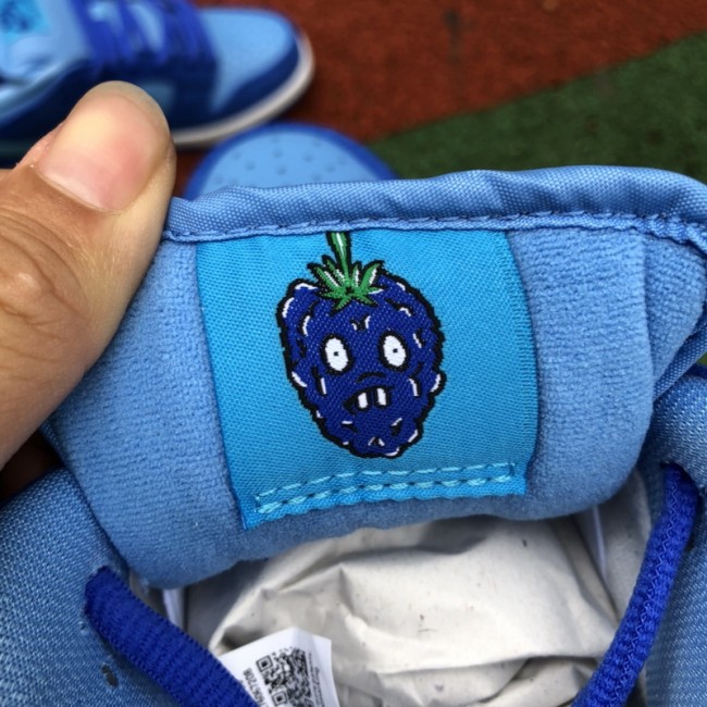 Nike SB Dunk Low Blue Raspberry