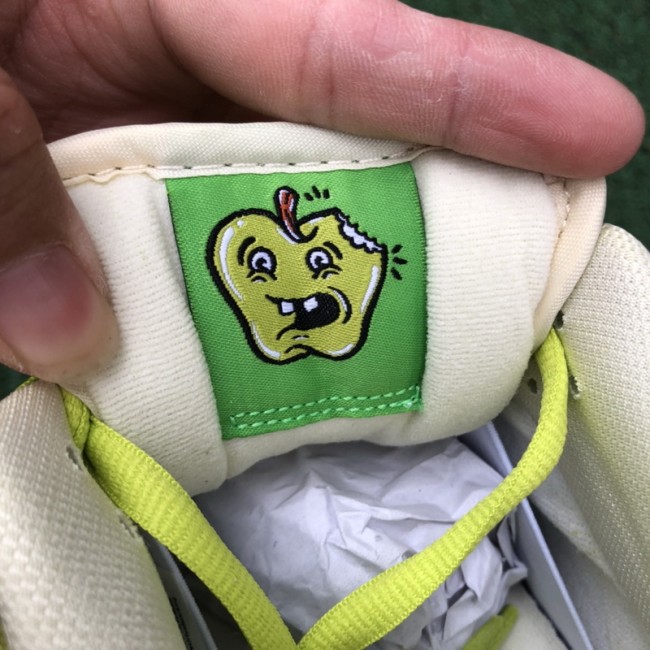 Nike SB Dunk Low Green Apple