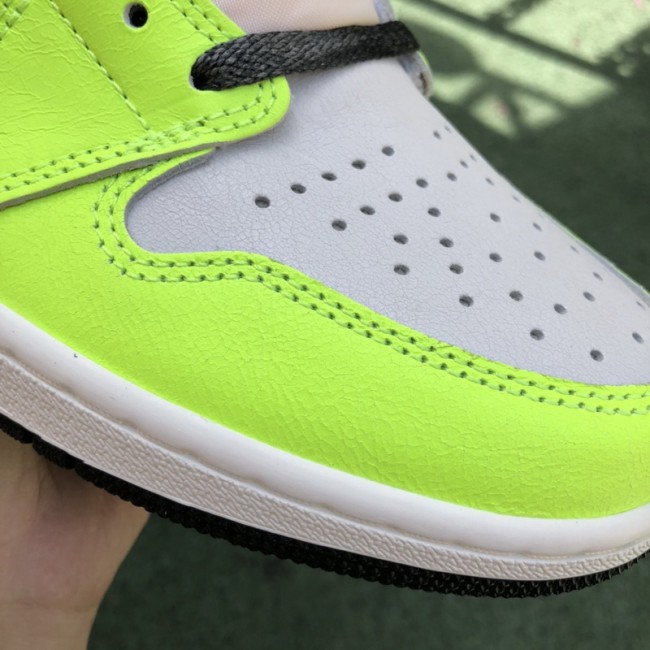Air Jordan 1 Retro High OG “Volt”