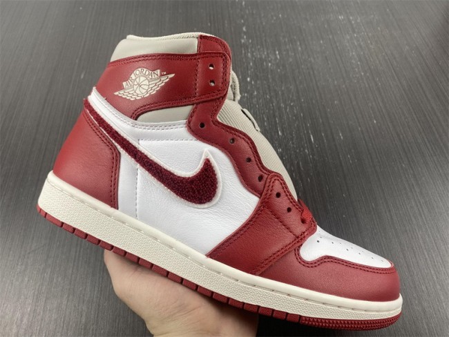 Air Jordan 1 Retro High OG Newstalgia Chenille
