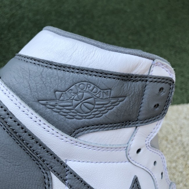 Air Jordan 1 Retro High OG  Stealth