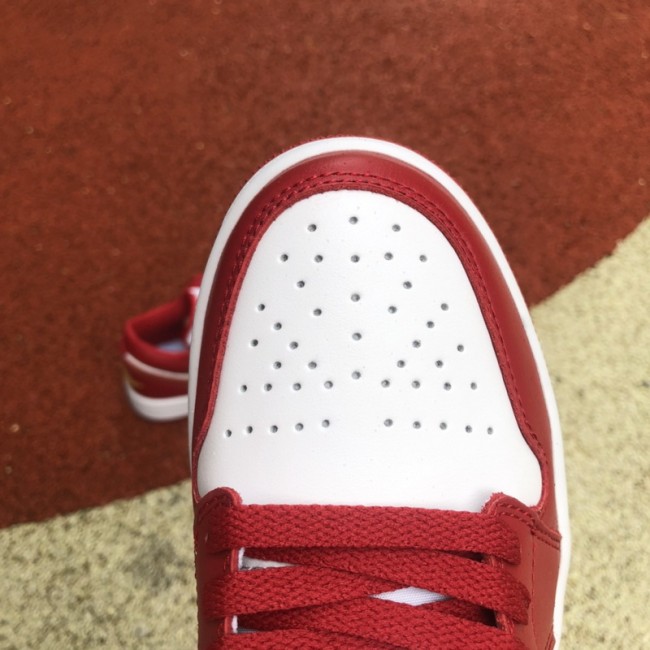Air Jordan 1 Retro Low Cardinal Red