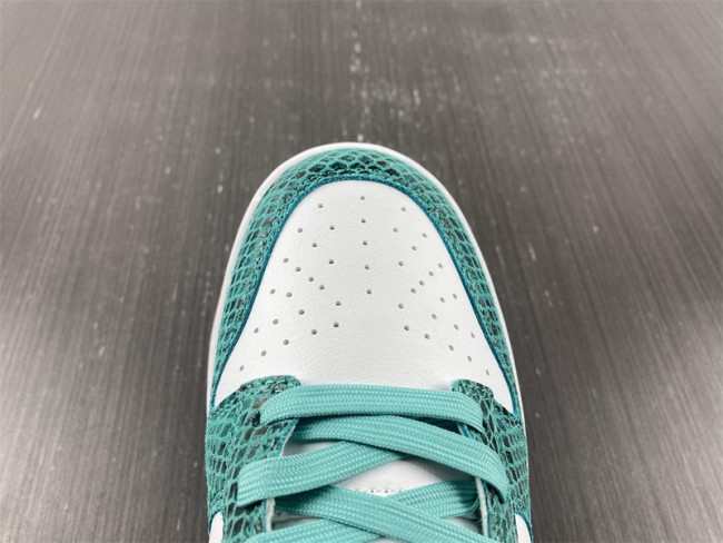 Dunk SB Low Snake Skin